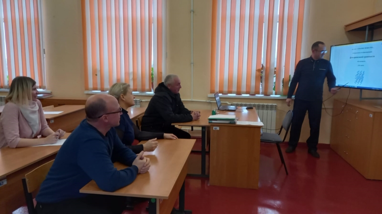 Выступает учитель физики Третьяков Н.В..